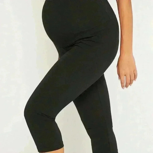 Womens Black Maternity Adjustable Waist Capri Leggings - Picture 5 of 5